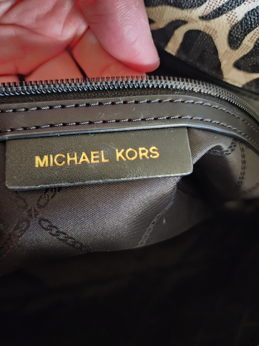 Michael Kors Black & White Animal Print Carter Tote Bag - Picture 7 of 12